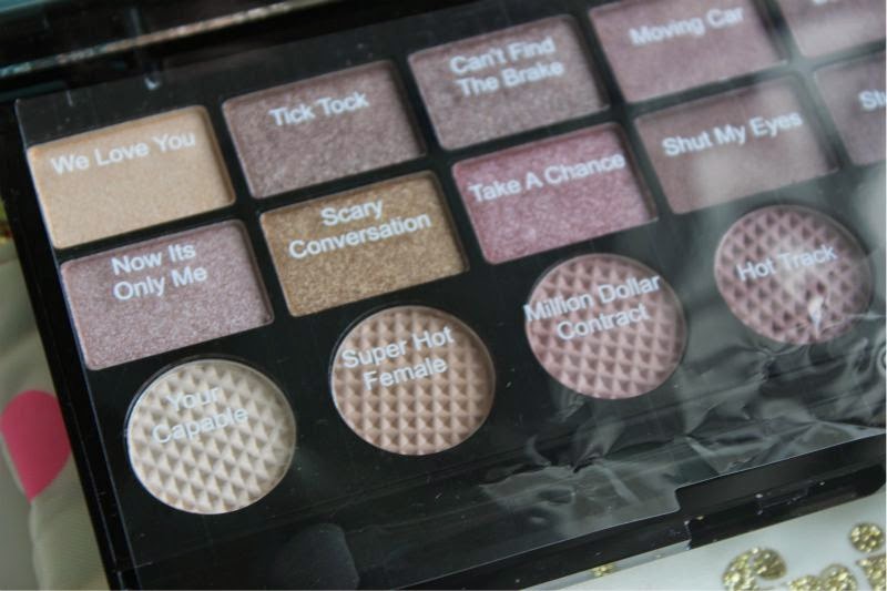 Revolution Make-Up Salvation Palette in What You Waiting For 