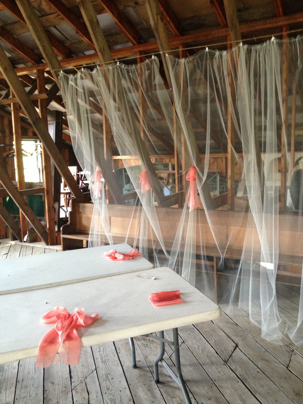 It's Raining JellyBeans Wedding Tulle Wall Tutorial