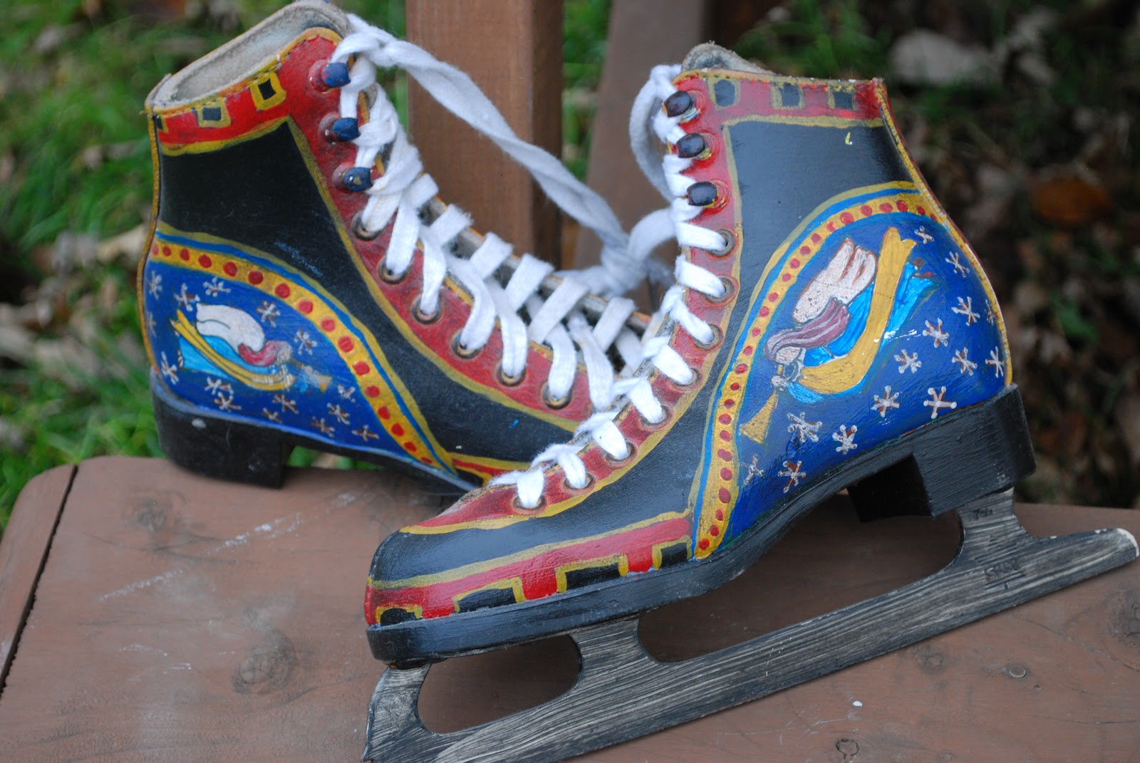painted skate on Pinterest Painted Ice Skates, Ice and Decorative
