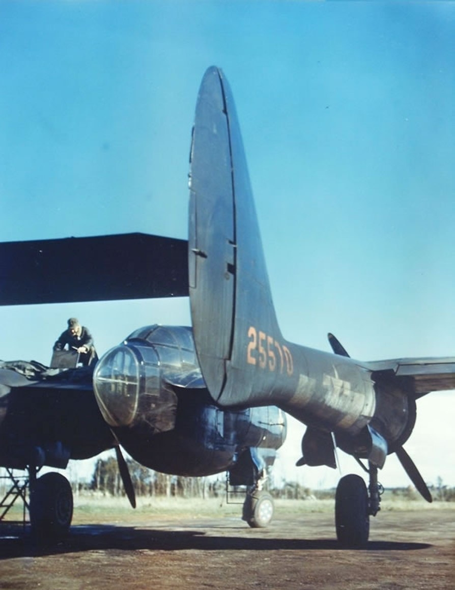 P-61A-1-NO+Black+Widow+42-5510.jpg
