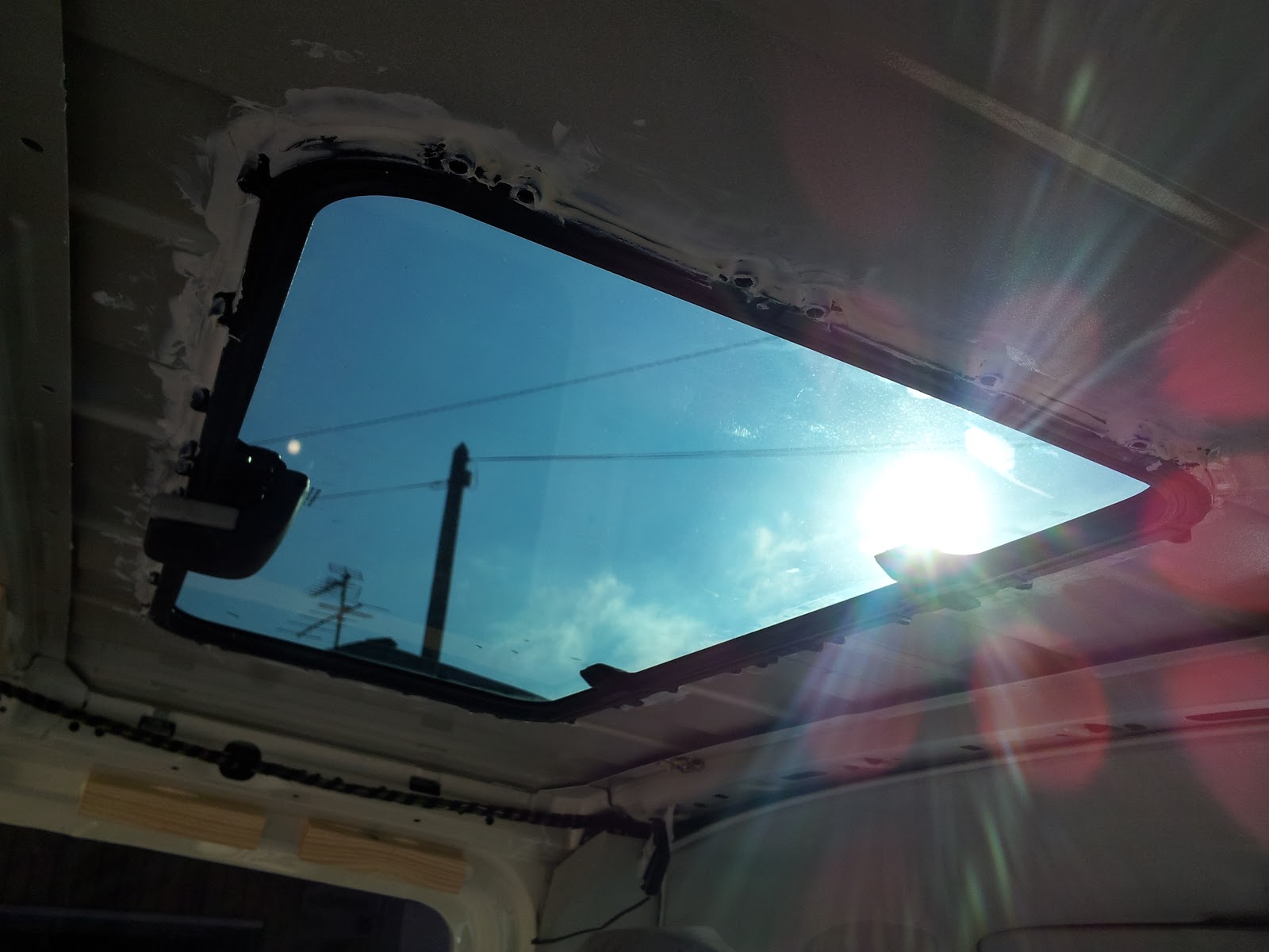 Kite and surfing VAN Le toit ouvrant