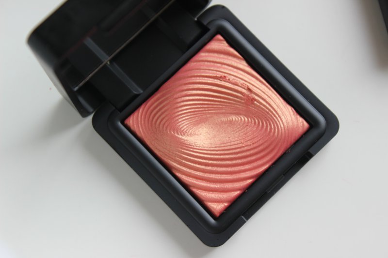Kiko Water Eyeshadow in Shade 218 Review The Sunday Girl