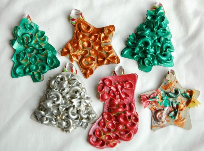 Secado artesanal Pasta ornamentos de Navidad para los niños FÁCIL