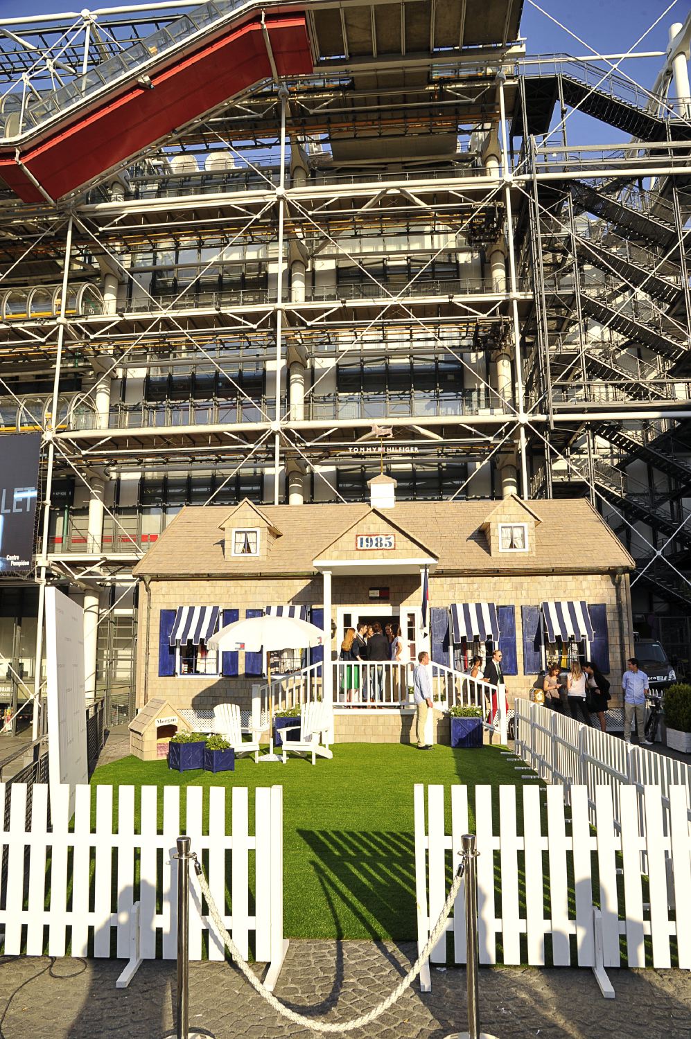 LaFleur de Paris Prepsters in Paris Tommy Hilfiger's Popup Prep Store