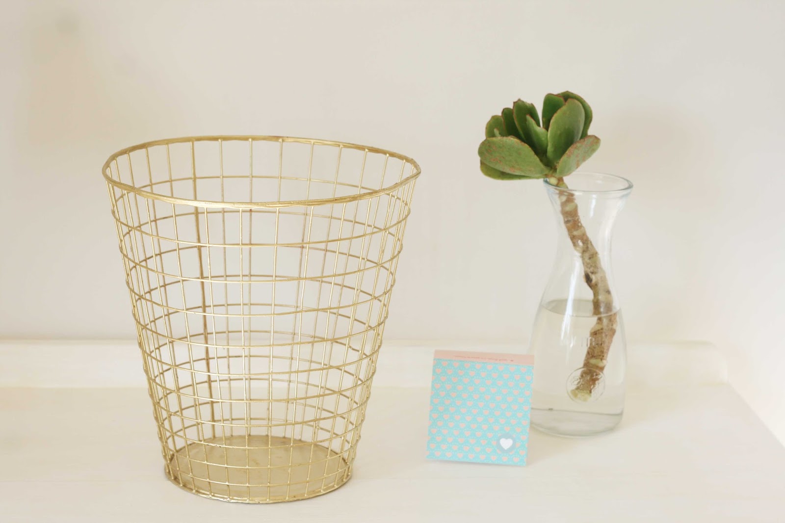 Just Four More Minutes DIY A shiny waste paper basket makeover