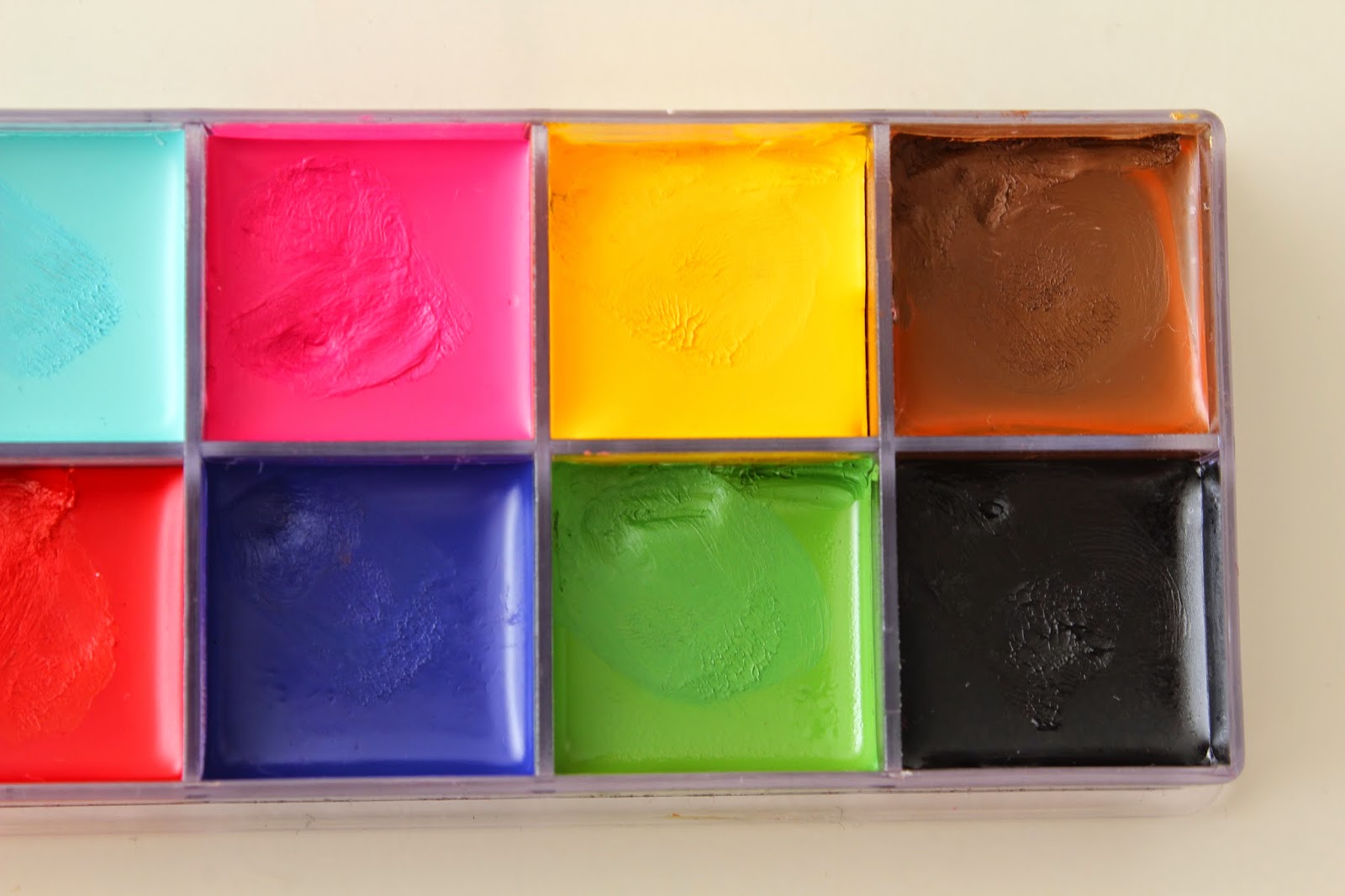 Makeup By Siham Makeup Forever Flash Palette Dupe for only 13