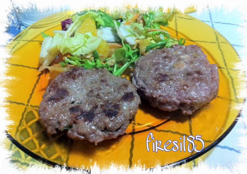 hamburger ripieni di stracchino