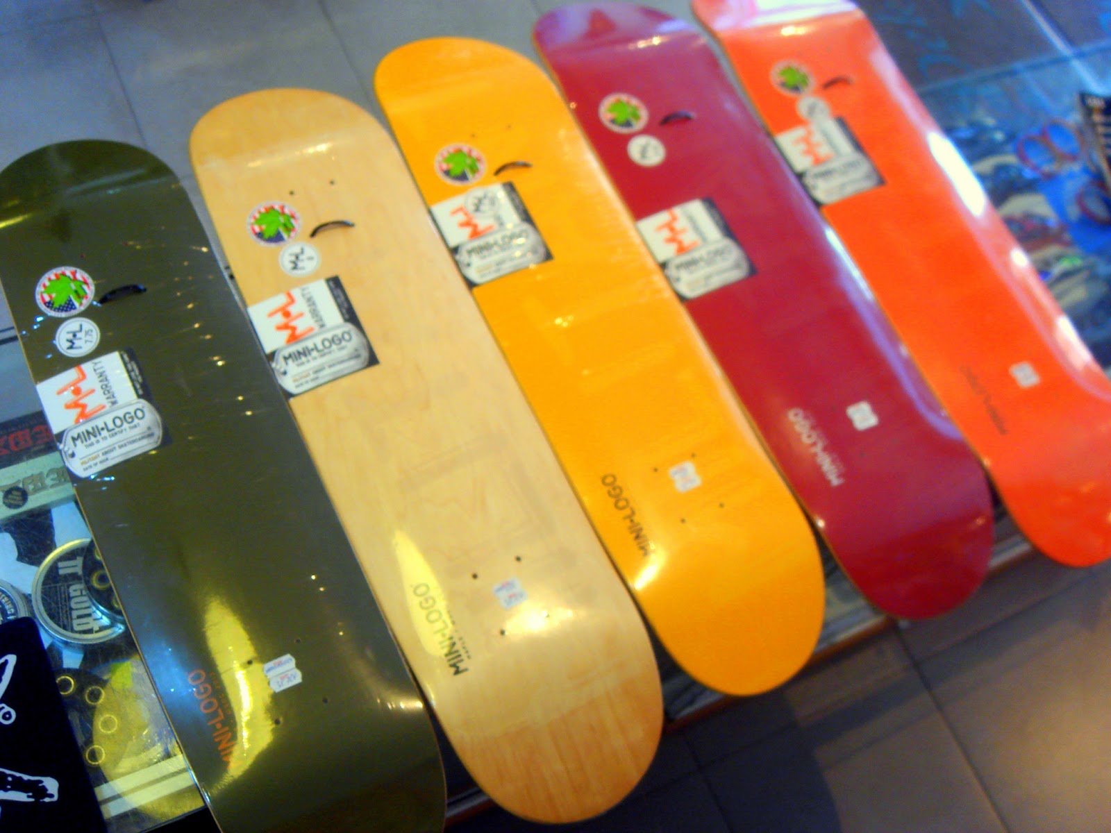 Stance Skateboard Shop Nuevas tablas Mini Logo Militant en Stance!