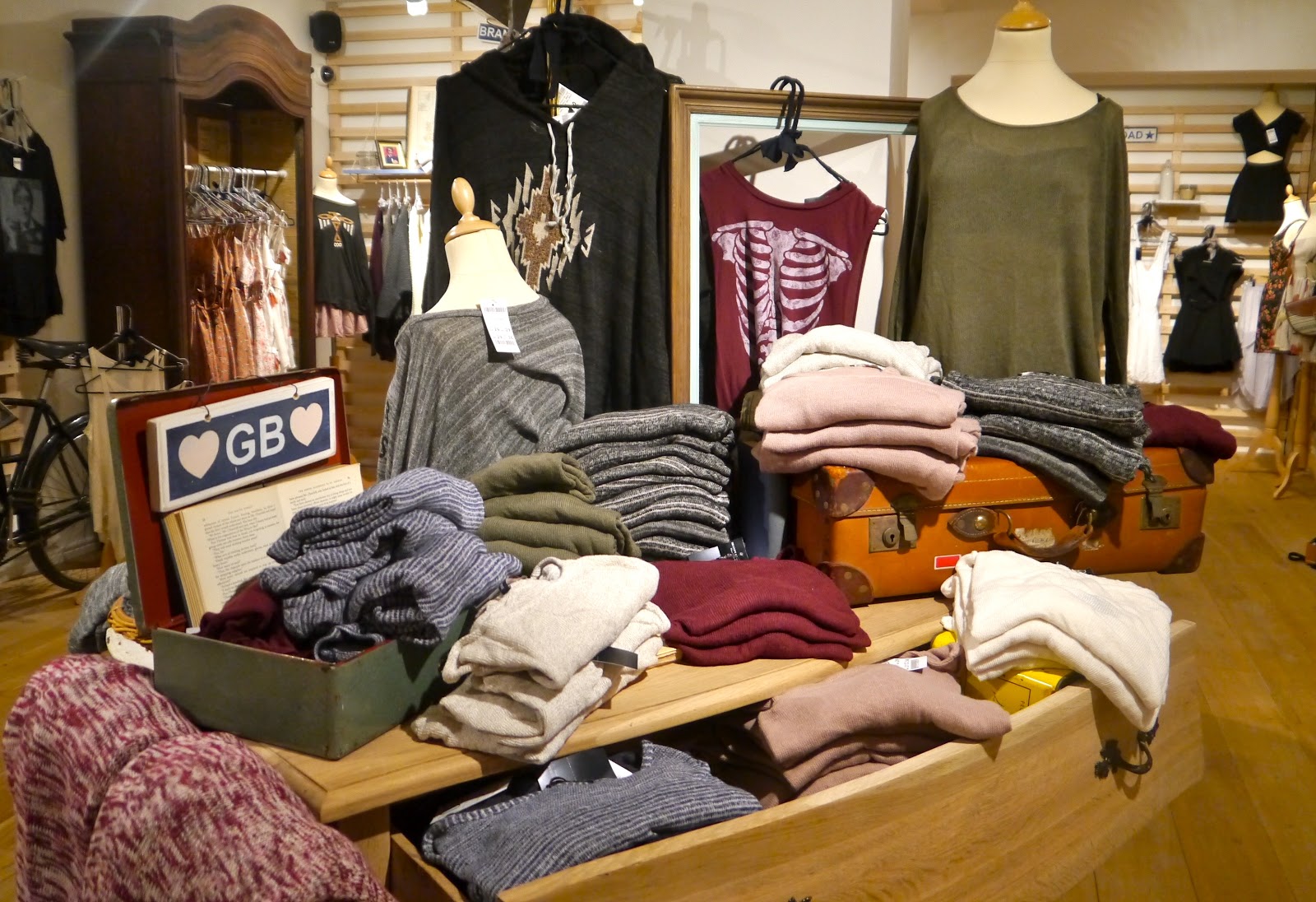 Supercalafashionistic Brandy Melville Hits Down In London Town