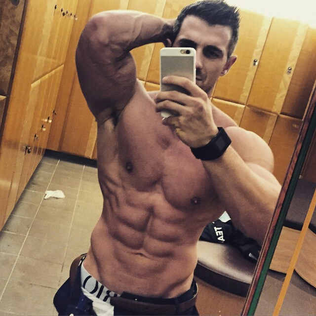 Inspiring Fitness Guys To Follow On Instagram Immediately. Men's