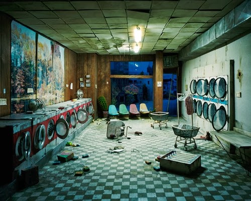 14-Laundromat-Nigh-Time-Photographer-Lori-Nix-Model-Making-Painting-Photography-www-designstack-co