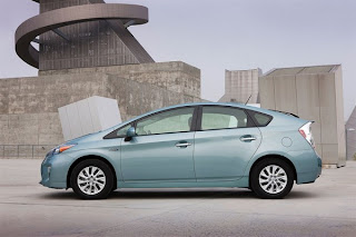 2012 Toyota Prius Plug-in Hybrid Pictures