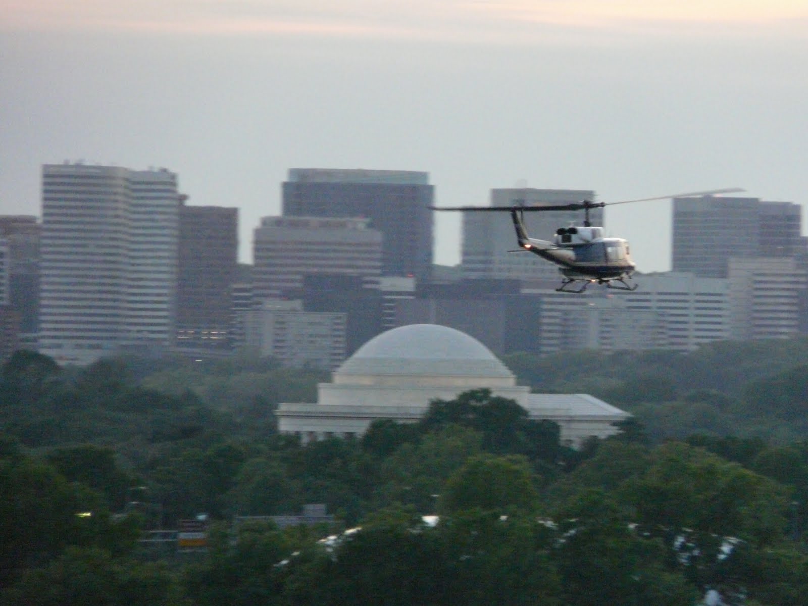 Capitol Hill Garden Club Magical May Walk at Harbour Square