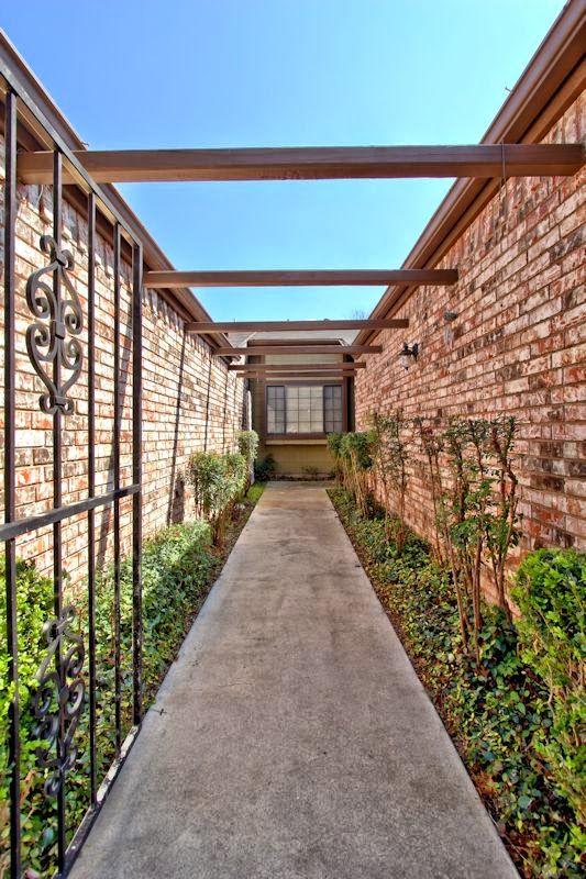 Vista Realty: New Braunfels Listing: A Garden Home on the Hill