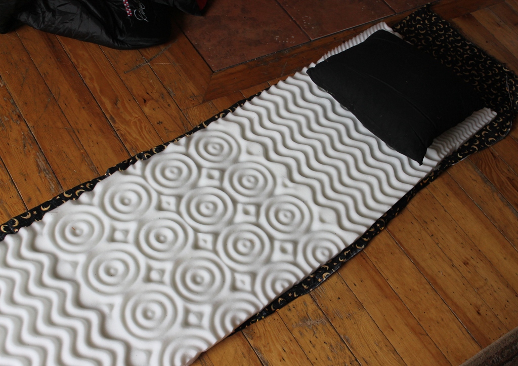 Becoming Maggie Blue Diy 15 Minute Camping Bedrolls 6 50 A Piece