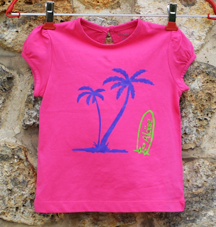 T-Shirt Surf et palmiers rose prénom Aloïse. personnalisé