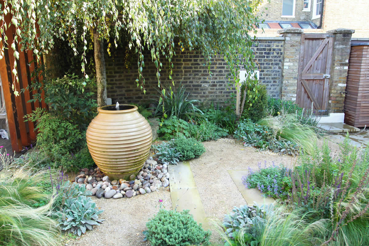 IN LOVE WITH BEAUTY: First Choice for Garden Design in London - The