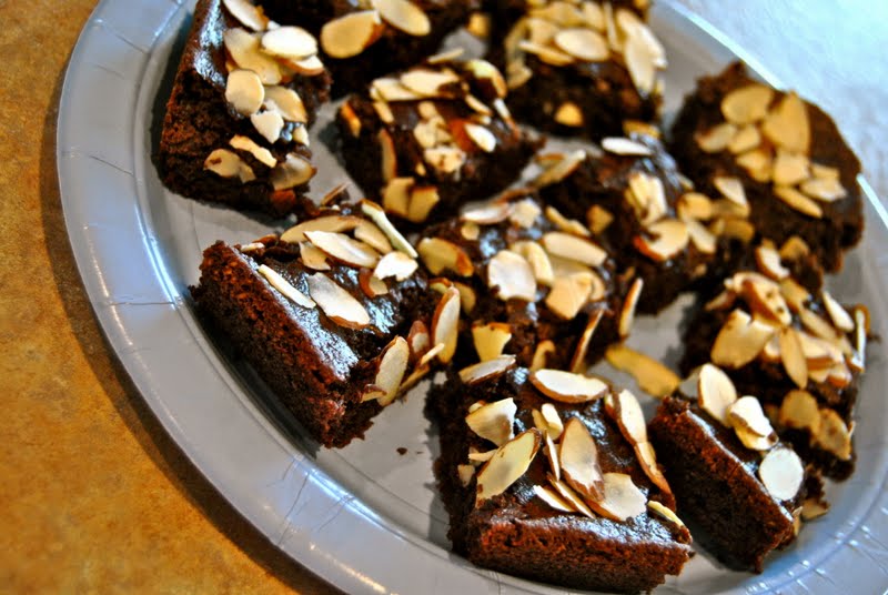 ad PALEO BROWNIES with the help from Pompeian 100 Grapeseed Oil