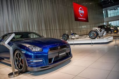 THE NISSAN GT-R BOASTS INCREDIBLE PERFORMANCE TECHNOLOGY