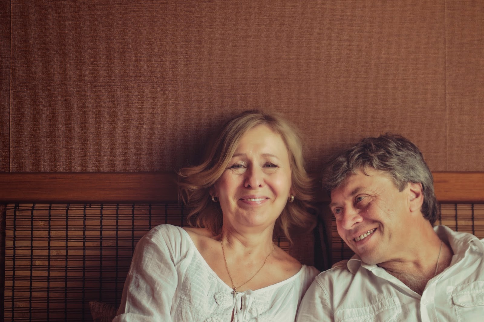 Olga&Sergey lovestory_18 семейный фотограф, предсвадебная фотосессия, летняя фотосессия, свадебный фотограф в Киеве, свадебная фотосессия, свадебные фотографии, съемка в деревянном доме