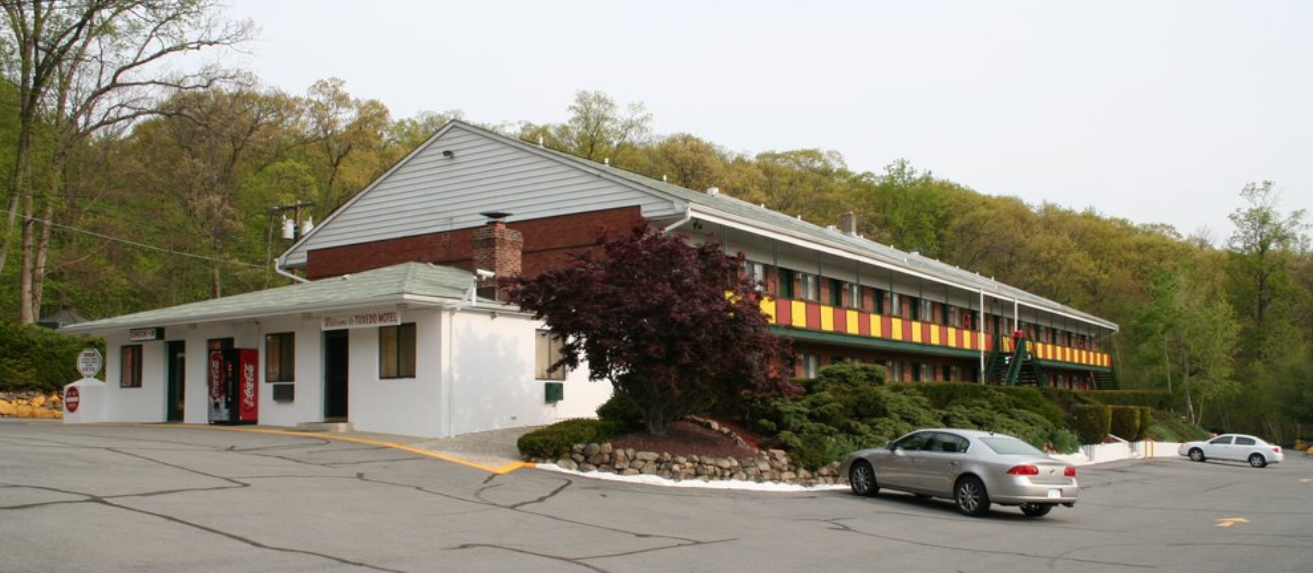 marjoriepalimpsests Red Apple Rest