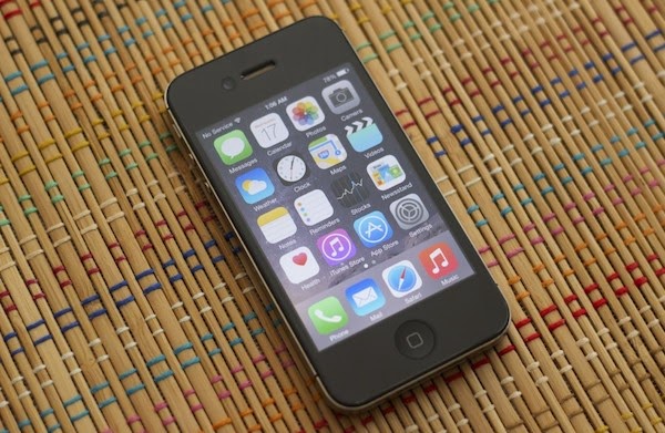 iOS 8.2 beta 3 vs iOS 8.1.2 on iPhone 4s [Speed Test]