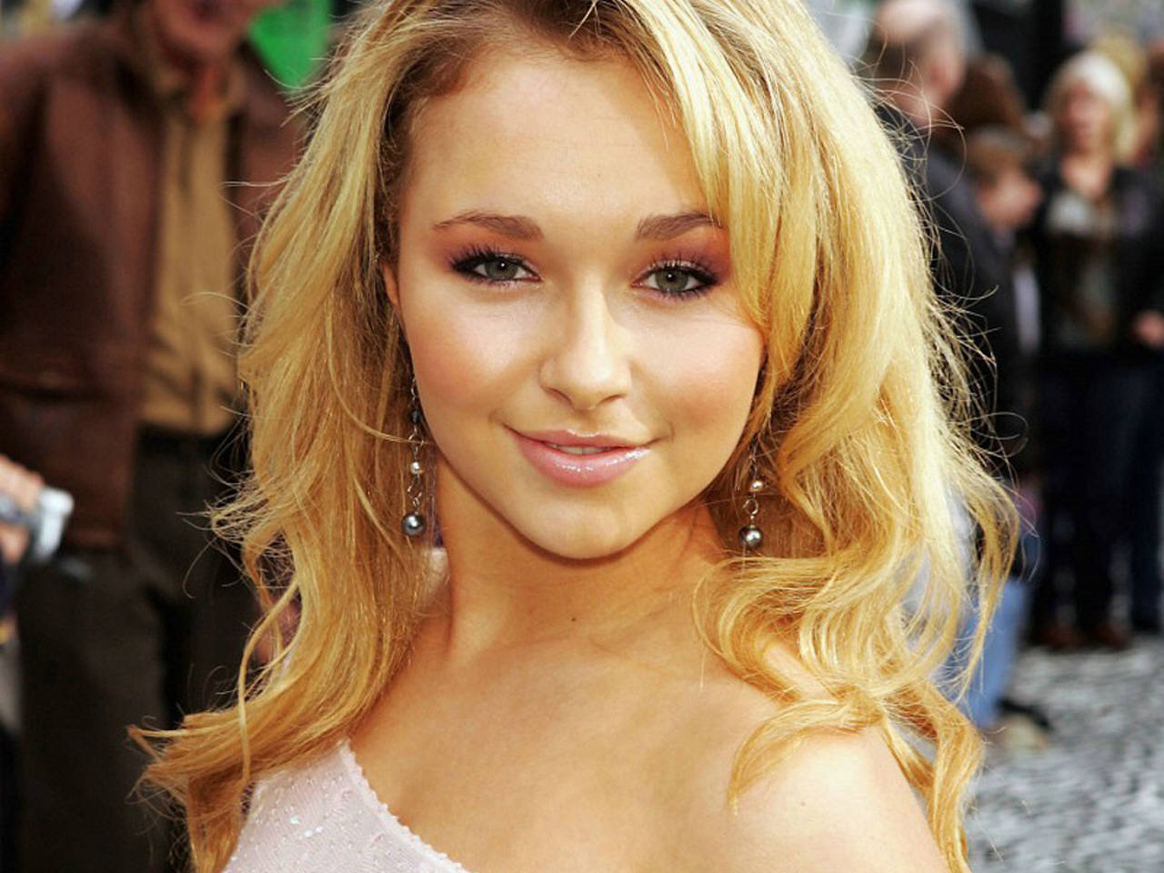 http://2.bp.blogspot.com/-YWDLCXJGjNM/ULEumqJS5xI/AAAAAAABprk/3Ug0ad6BrDA/s1600/hayden_panettiere_photo8.jpg