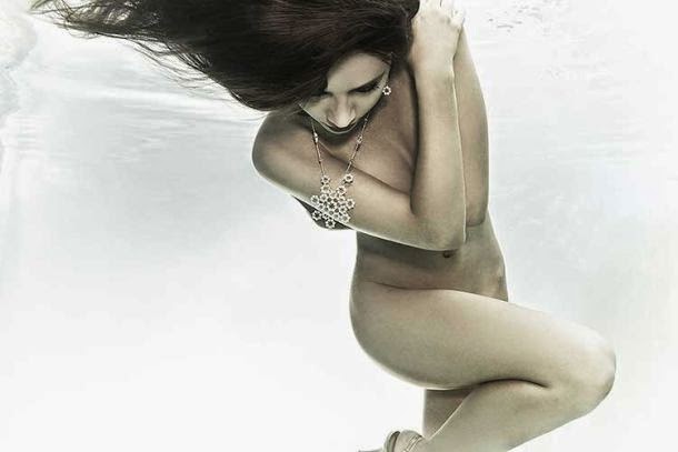 Zena Holloway fotografia sensual mulheres nuas subaquática fashion