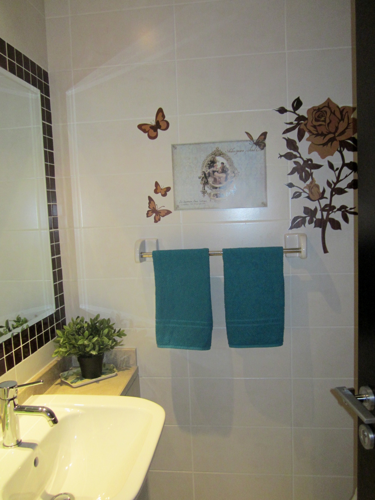 The Living Room Cafe Abu Dhabi Menu Living Room Interior