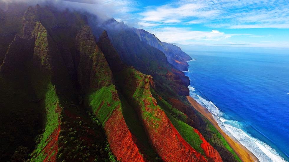 4. Kauai, Hawaii - 50 Stunning Aerials That Will Make You See the World in New Ways (PHOTOS) 4. Kauai, Hawaii - 50 Stunning Aerials That Will Make You See the World in New Ways (PHOTOS)