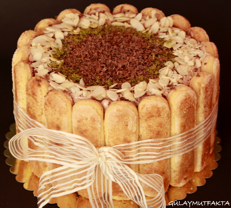 gülay mutfakta Kedi Dilli Pasta