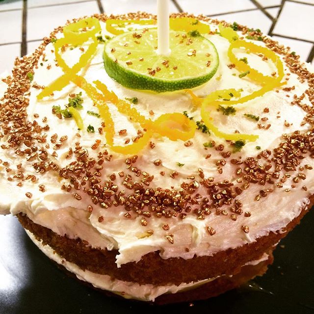 Ever So Juliet Edinburgh lifestyle blog HOW TO BAKE A GIN & TONIC CAKE