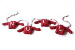 Knitted-christmas-garland-ideas – homemydesign Miss Julia's Patterns: Free Patterns - 30+ More Christmas Projects to