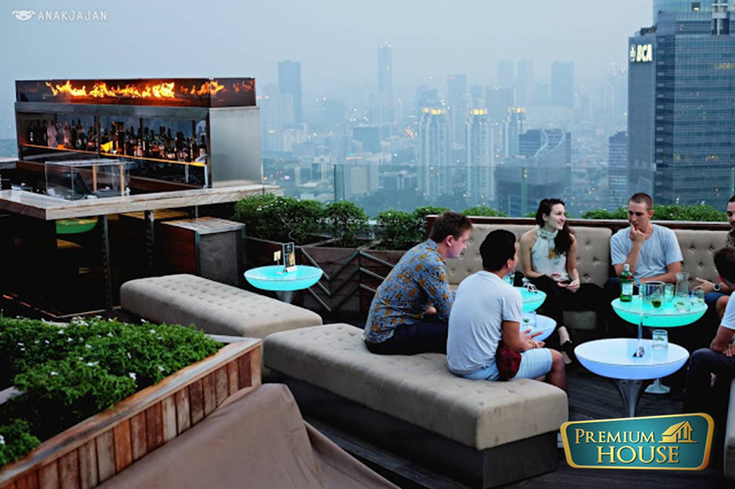 Premium House: Cloud Longue and Living Room Jakarta | Hangout