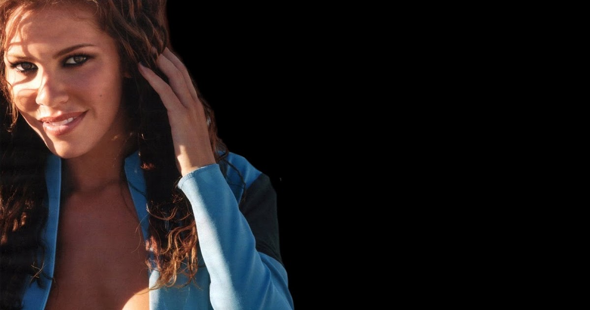 Hollywood Celebrities Wallpapers: Nikki Cox