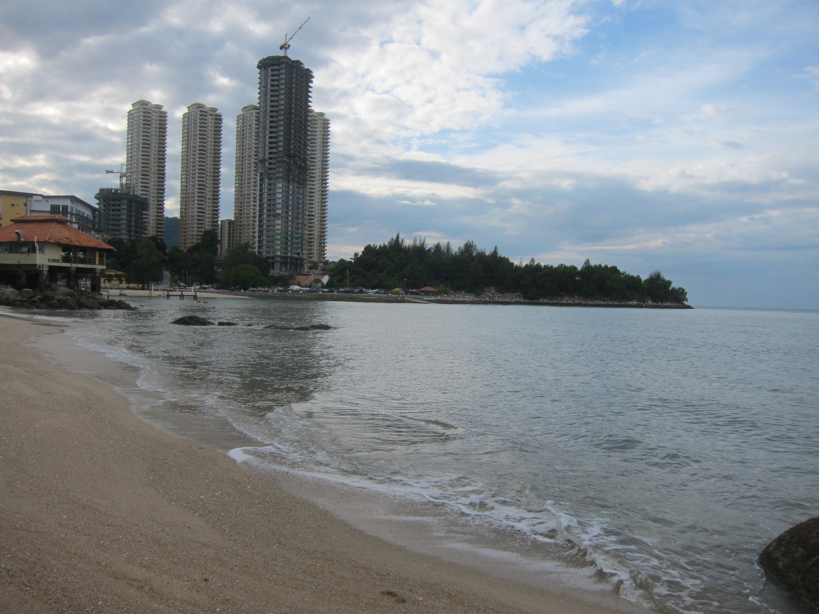 Independent Me !!!: A Day on the Beach - Tanjung Bungah Penang