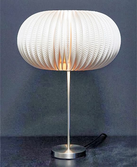 Initiales gg diy une lampe avec des assiettes en carton