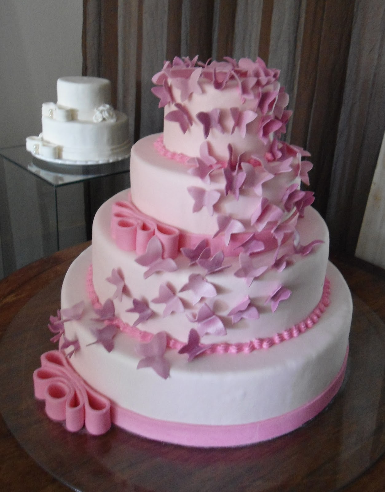 comemore bolos decorados Bolo 15 anos com borboletas