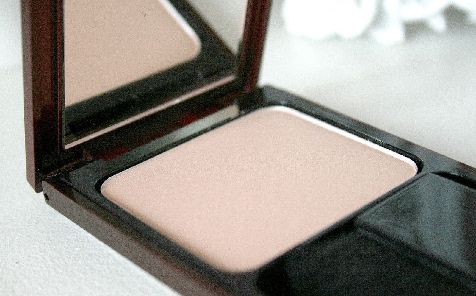 Kevyn Aucoin The Celestial Powder Candlelight Glow Laura Through