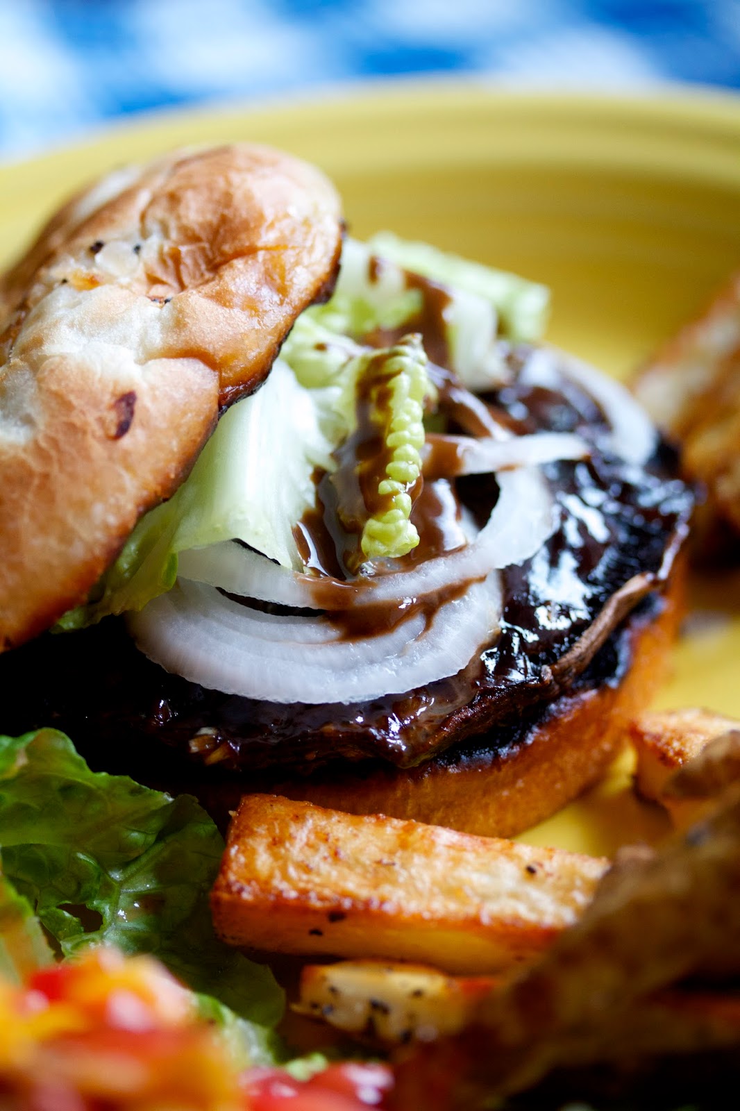Smith's Vegan Kitchen: Portabella Mushroom Burger with Balsamic Dressing
