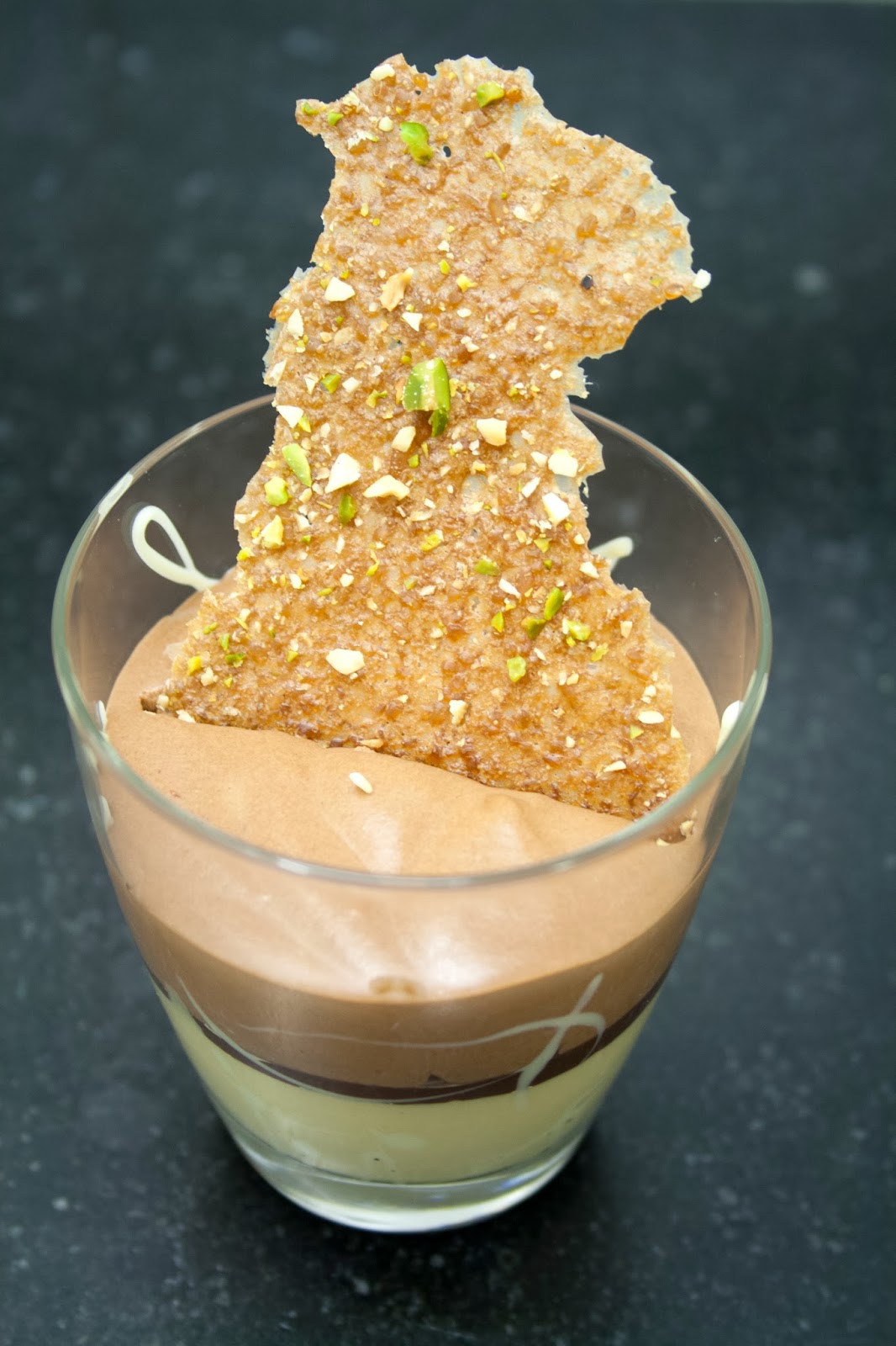 Karamelmousse, chocolade praliné, ganache Hap en Tap