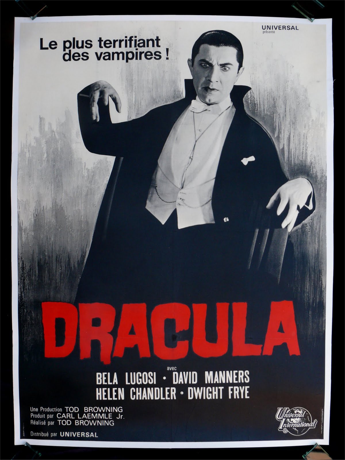 http://2.bp.blogspot.com/-YcaWClb8SF8/TlIp3IuBWCI/AAAAAAAAAj0/GHyIgSsCx7w/s1600/Dracula-movie-poster.jpg