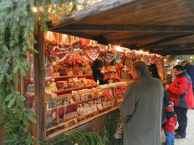Pastries, chocolates, gingerbread and more! Photo: MachtNicht.