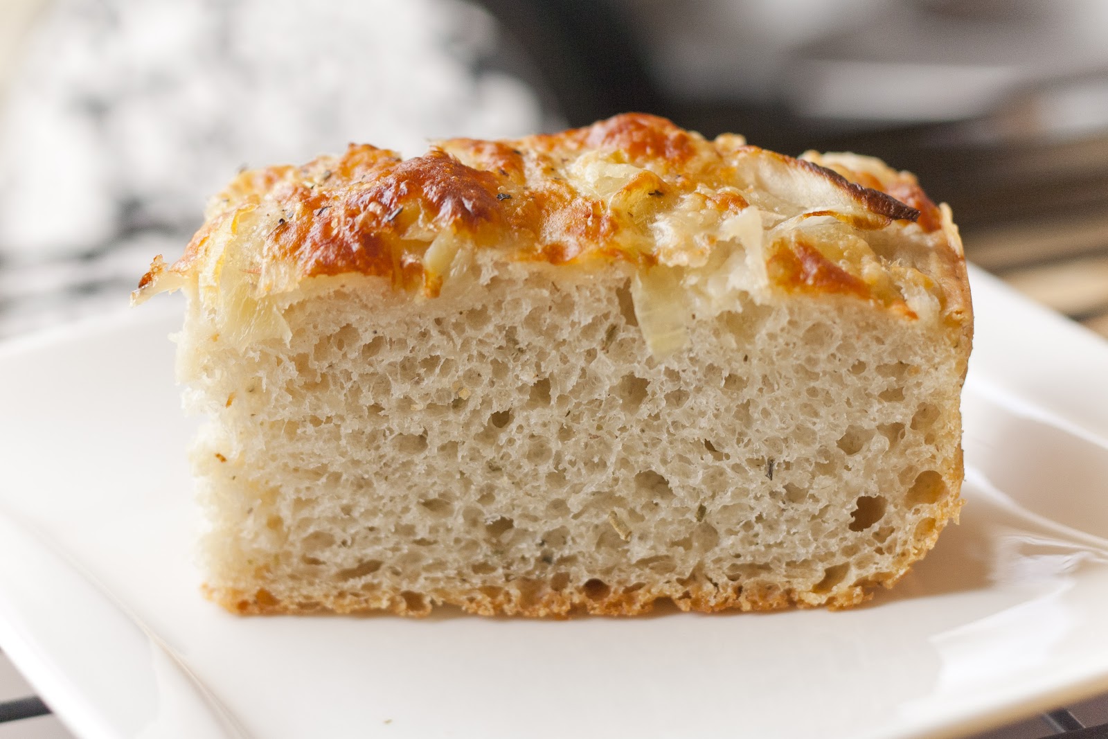 *SkinnyMinhy's Adventures in Food + Crafting Land* Focaccia Made in a