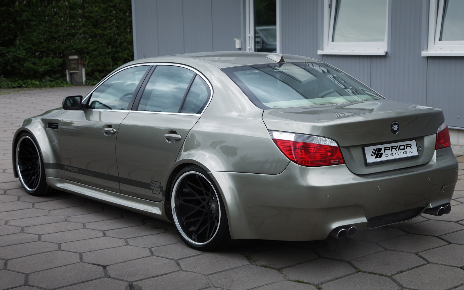 autoniusy BMW M5 e60 Widebody by Prior Design