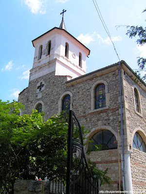 Действующая Успенская церковь (Света Богородица) в Несебре, Болгария