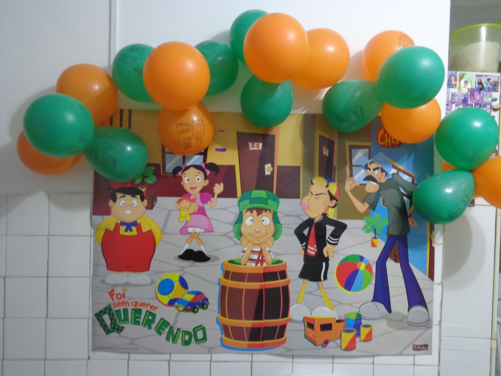 decoração foi comprada no Mercadão de Madureira e a roupa não decoração foi comprada no Mercadão de Madureira e a roupa não