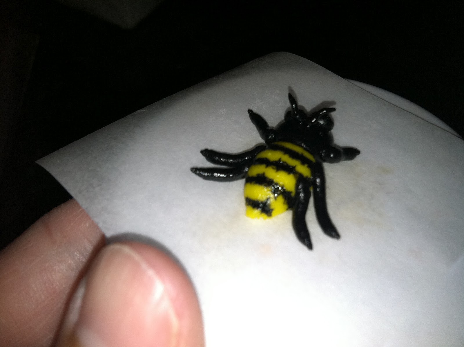 The Iced Queen Royal Icing Bees