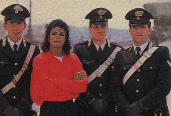 MJ fotos em Roma (maio de 1988) Michael_jackson_rome_hq_pictures_bad_era_rare_1988+(4)