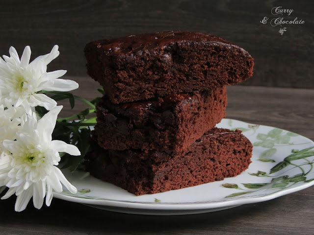 Bizcocho de chocolate - Chocolate cake Bizcocho de chocolate - Chocolate cake